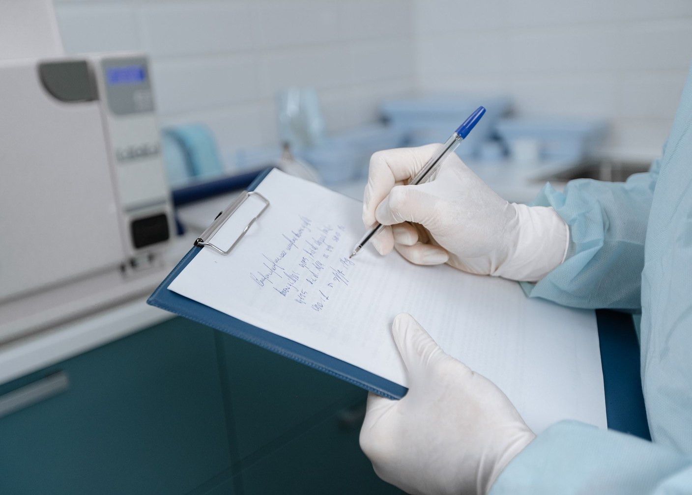 Pharmaceutical batch documentation with precision measuring instrument
